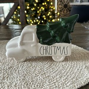 Rae Dunn Xmas track with tree